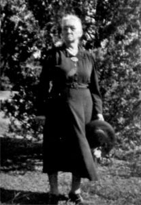 Mary Louise Chambers, Ila's mother